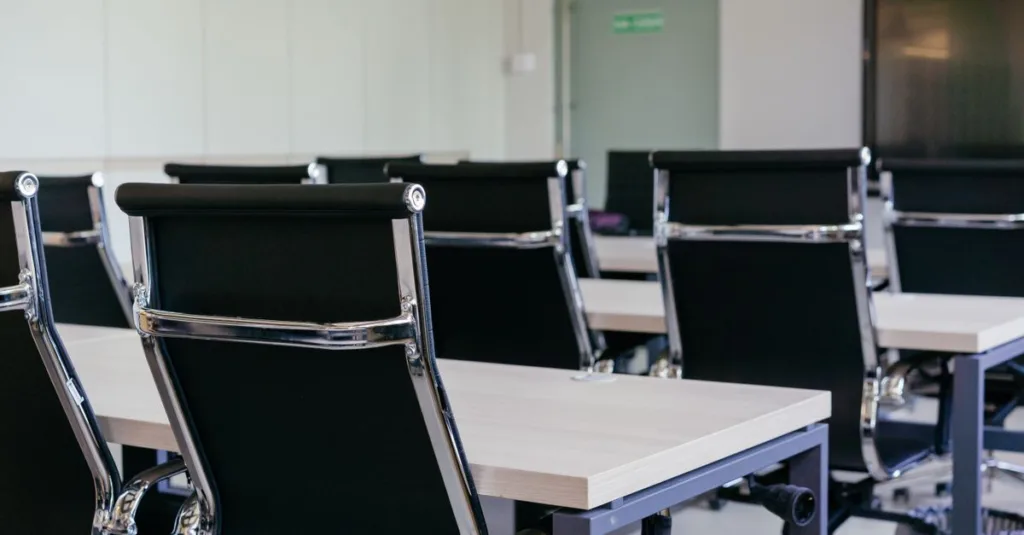 découvrez notre formation en ergonomie au travail : adoptez les bons gestes, aménagez votre poste et prévenez les troubles musculosquelettiques.
