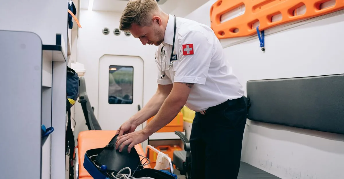 formez vos travailleurs isolés aux premiers secours : apprenez à réagir efficacement en cas d’urgence et à protéger leur santé et leur sécurité.