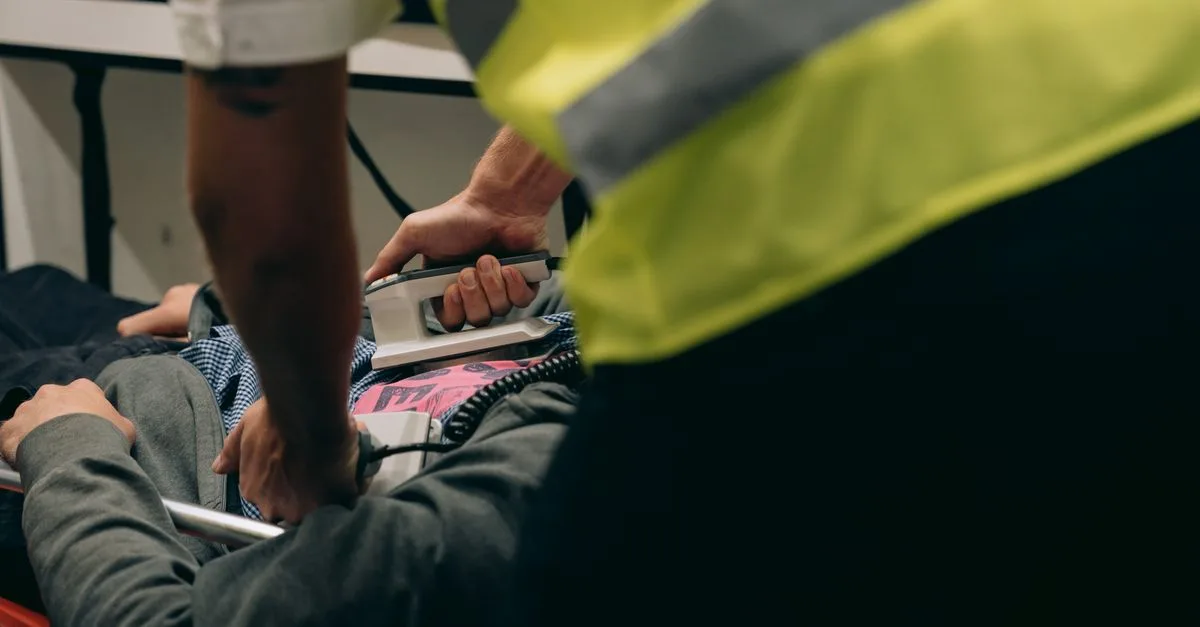 découvrez une formation aux premiers secours adaptée aux travailleurs temporaires pour réagir efficacement en cas d’urgence au travail.